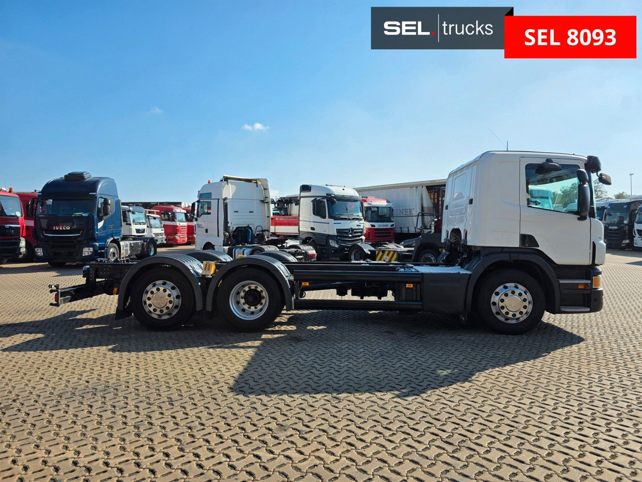 Scania P420 LB6X2*4MNA / Retarder / PTO / ADR - Kamion sa golom šasijom i zatvorenom kabinom: slika 4 Scania P420 LB6X2*4MNA / Retarder / PTO / ADR - Kamion sa golom šasijom i zatvorenom kabinom: slika 4
