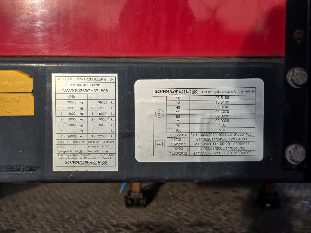 Poluprikolica za prevoz boca Schwarzmüller SJ: slika 47