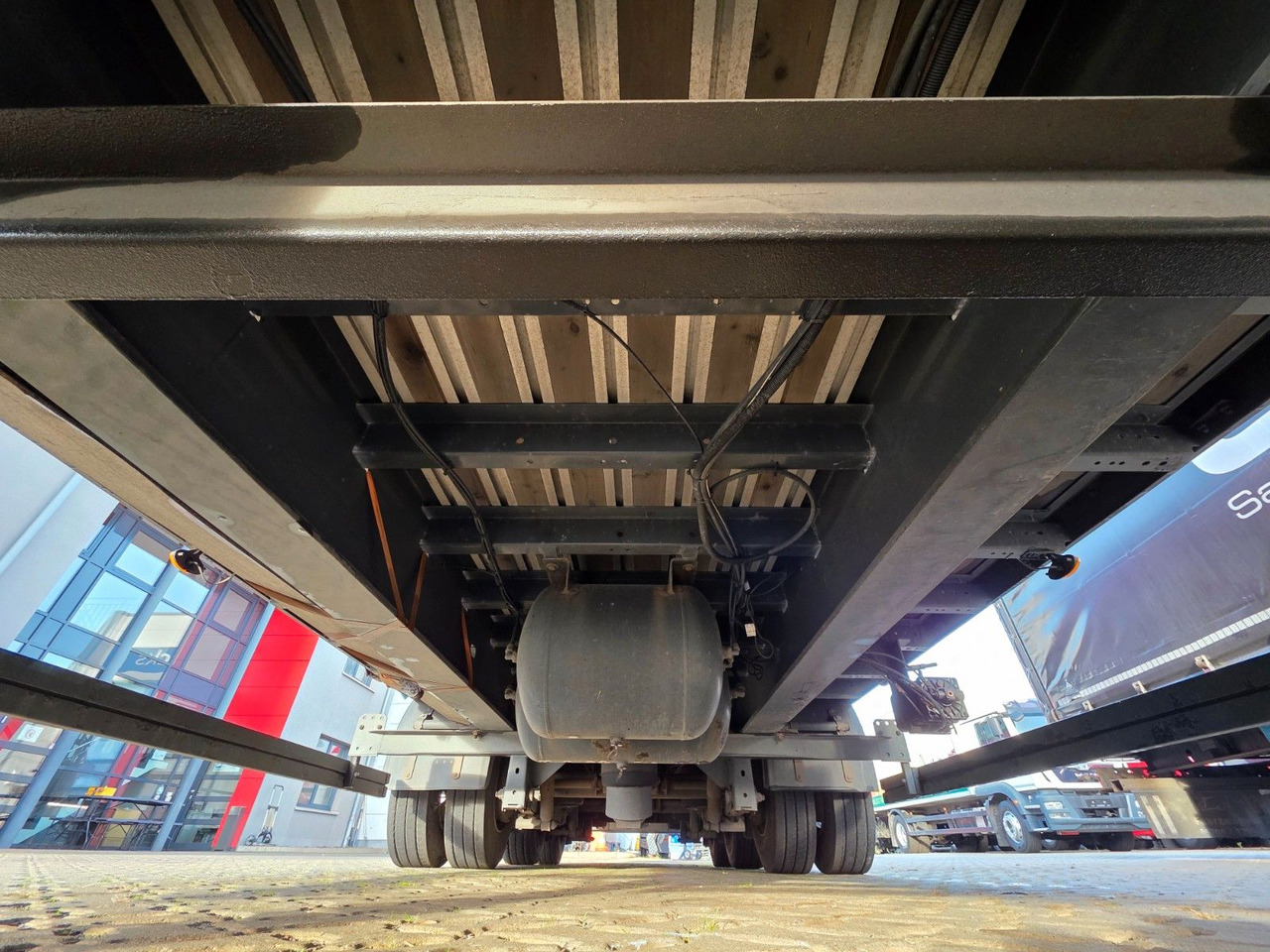 Poluprikolica za prevoz boca Schwarzmüller SJ: slika 29