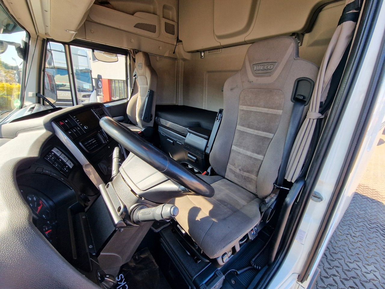 Tegljač Iveco Stralis 480 / ZF Intarder / Standklima: slika 16