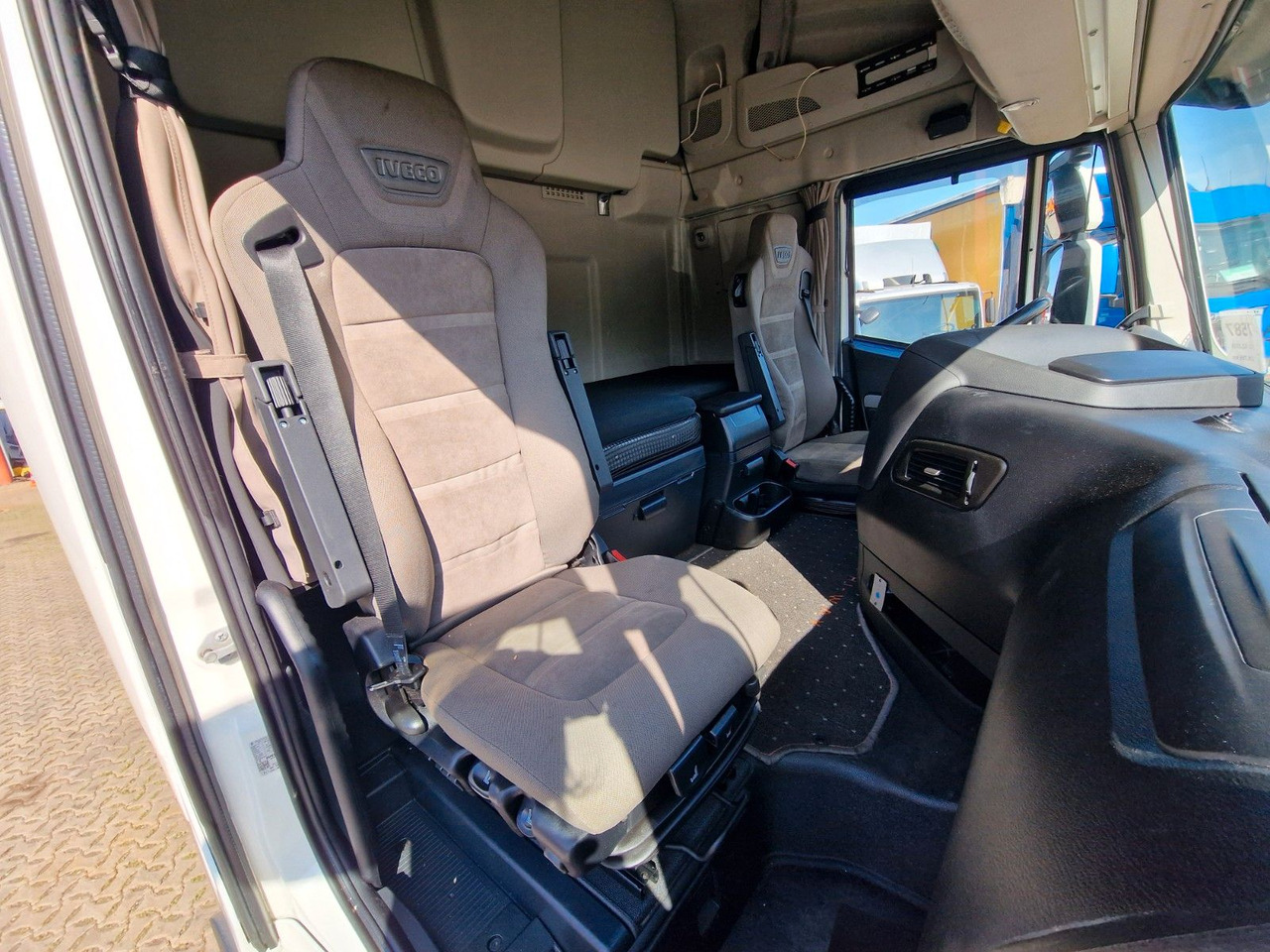 Tegljač Iveco Stralis 480 / ZF Intarder / Standklima: slika 18
