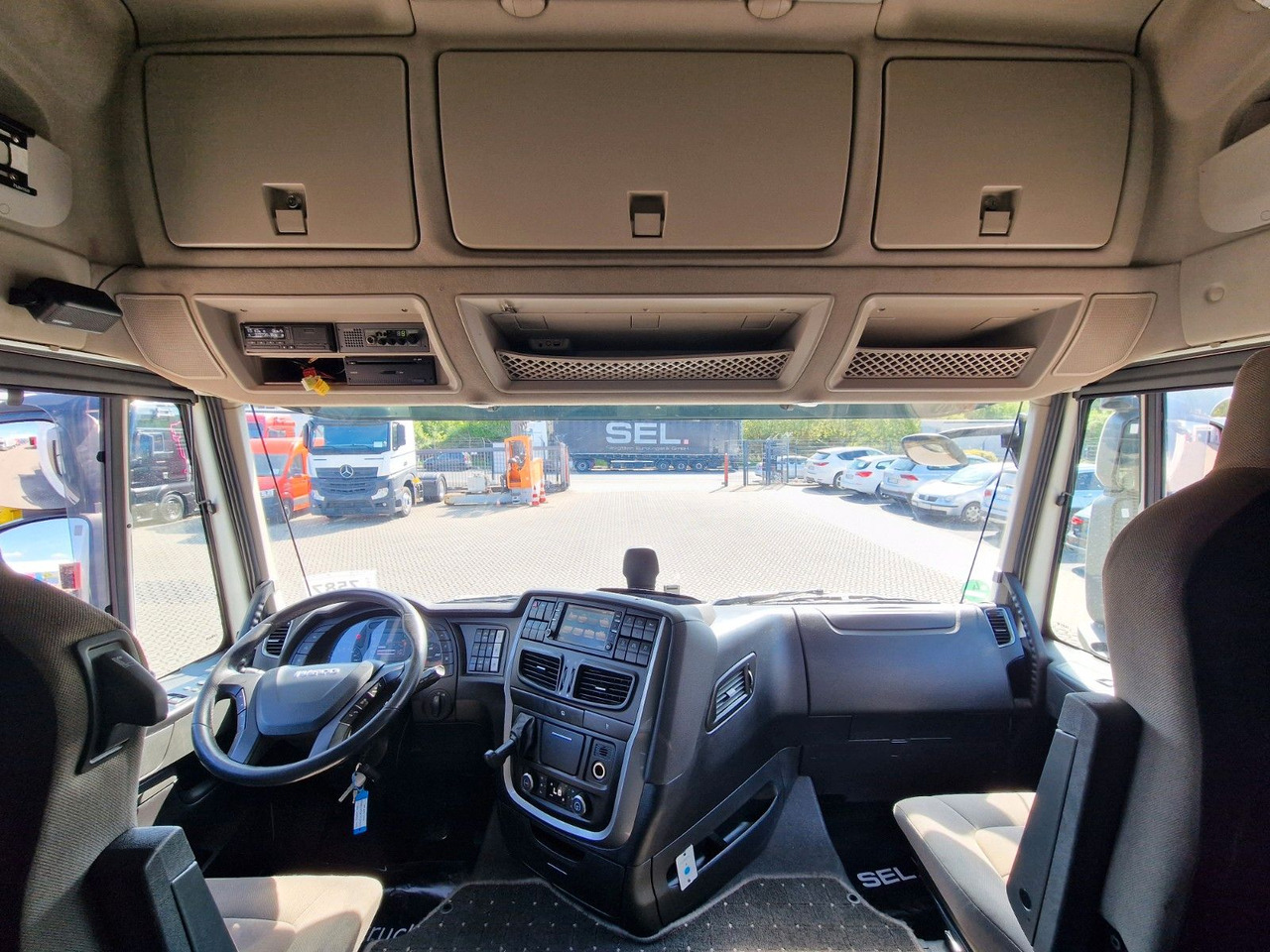 Tegljač Iveco Stralis 480 / ZF Intarder / Standklima: slika 21
