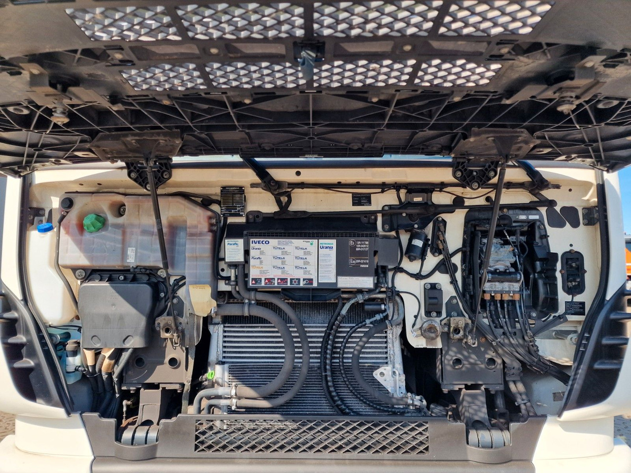 Tegljač Iveco Stralis 480 / ZF Intarder / Standklima: slika 13
