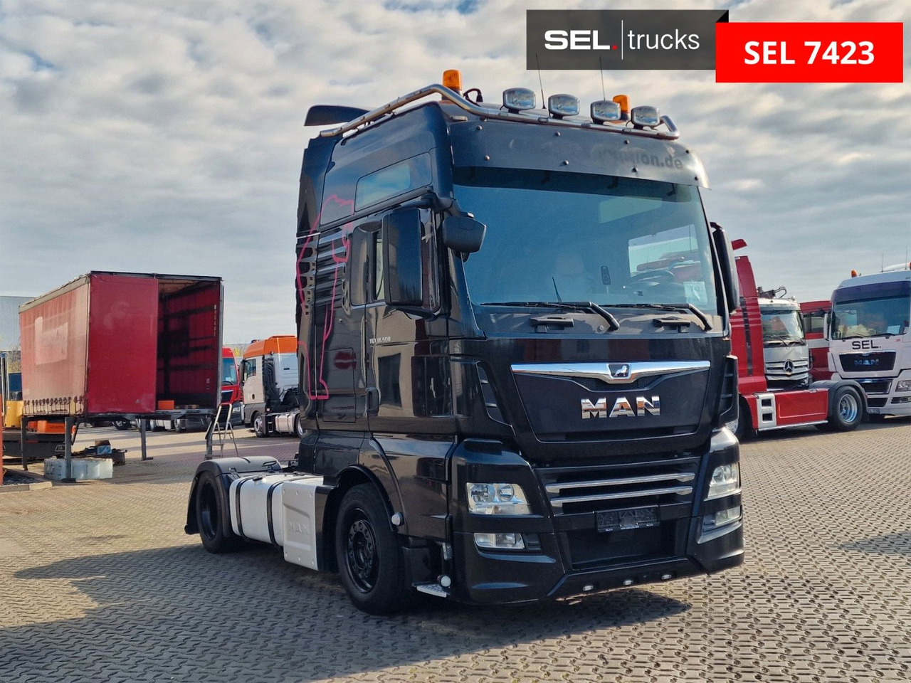 MAN TGX 18.500 4X2 LLS-U /Retarder/Xenon/Ledersitze - Tegljač: slika 4 MAN TGX 18.500 4X2 LLS-U /Retarder/Xenon/Ledersitze - Tegljač: slika 4