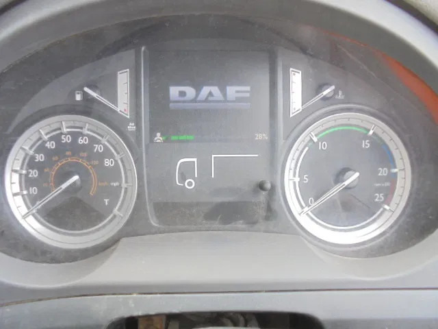 Istovarivač, Kamion sa dizalicom DAF CF 370 8X4 + PALFINGER EPSILON: slika 10