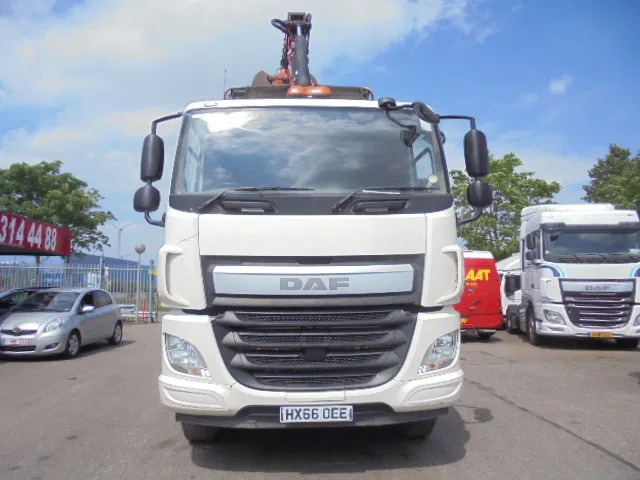 DAF CF 370 8X4 + PALFINGER EPSILON - Istovarivač, Kamion sa dizalicom: slika 2 DAF CF 370 8X4 + PALFINGER EPSILON - Istovarivač, Kamion sa dizalicom: slika 2