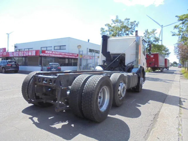 DAF CF 75.250 FAG 250 6X2 - Kamion sa zatvorenim sandukom: slika 4 DAF CF 75.250 FAG 250 6X2 - Kamion sa zatvorenim sandukom: slika 4