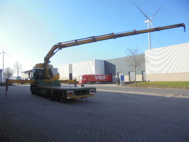 DAF CF 85 410 8X2 HIAB 422/5 HI PRO NL TRUCK - Kamion sa dizalicom: slika 4 DAF CF 85 410 8X2 HIAB 422/5 HI PRO NL TRUCK - Kamion sa dizalicom: slika 4