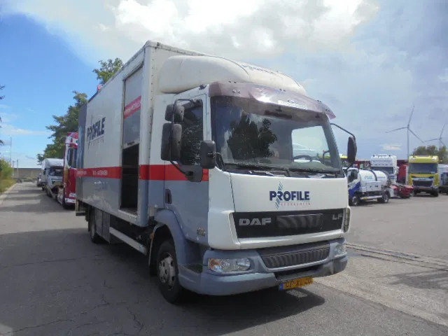 DAF LF 45 150 NL TRUCK SERVICE TRUCK MET COMPRESSOR - Kamion sa zatvorenim sandukom: slika 5 DAF LF 45 150 NL TRUCK SERVICE TRUCK MET COMPRESSOR - Kamion sa zatvorenim sandukom: slika 5