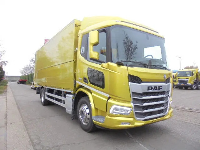 DAF XD 370 FA DEMO MET FABRIEKS GARANTIE - Kamion sa zatvorenim sandukom: slika 4 DAF XD 370 FA DEMO MET FABRIEKS GARANTIE - Kamion sa zatvorenim sandukom: slika 4