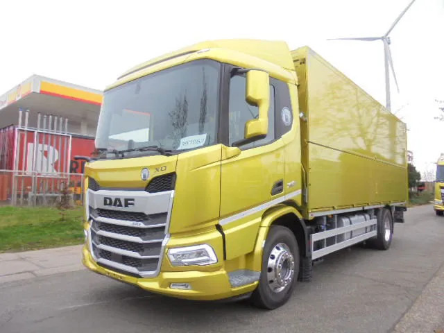 DAF XD 370 FA DEMO MET FABRIEKS GARANTIE - Kamion sa zatvorenim sandukom: slika 1 DAF XD 370 FA DEMO MET FABRIEKS GARANTIE - Kamion sa zatvorenim sandukom: slika 1