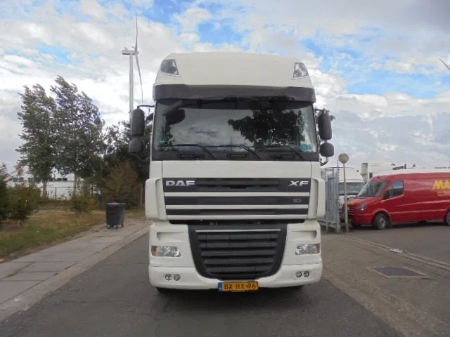 DAF XF 105 410 NL truck - Kamion za prevoz kontejnera/ Kamion sa promenjivim sandukom: slika 2 DAF XF 105 410 NL truck - Kamion za prevoz kontejnera/ Kamion sa promenjivim sandukom: slika 2