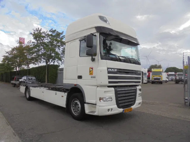 DAF XF 105 410 NL truck - Kamion za prevoz kontejnera/ Kamion sa promenjivim sandukom: slika 3 DAF XF 105 410 NL truck - Kamion za prevoz kontejnera/ Kamion sa promenjivim sandukom: slika 3