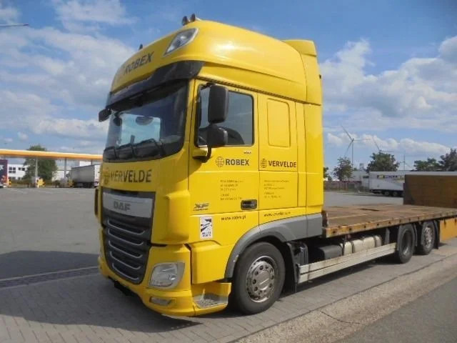 DAF XF 510 FAR 6X2 - Kamion sa tovarnim sandukom: slika 1 DAF XF 510 FAR 6X2 - Kamion sa tovarnim sandukom: slika 1