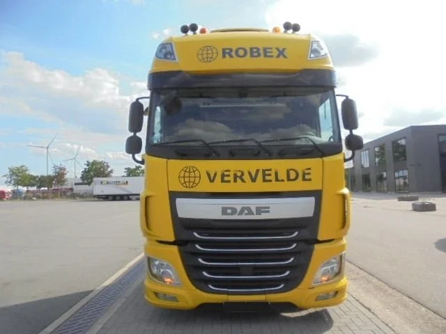 DAF XF 510 FAR 6X2 - Kamion sa tovarnim sandukom: slika 2 DAF XF 510 FAR 6X2 - Kamion sa tovarnim sandukom: slika 2