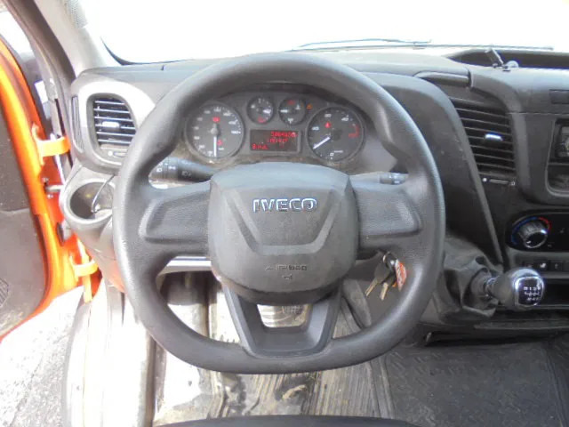 Dostavno vozilo Iveco Daily 35C14: slika 6