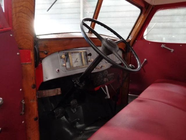 International D 30 4 TONNER - Kamion sa golom šasijom i zatvorenom kabinom: slika 5 International D 30 4 TONNER - Kamion sa golom šasijom i zatvorenom kabinom: slika 5