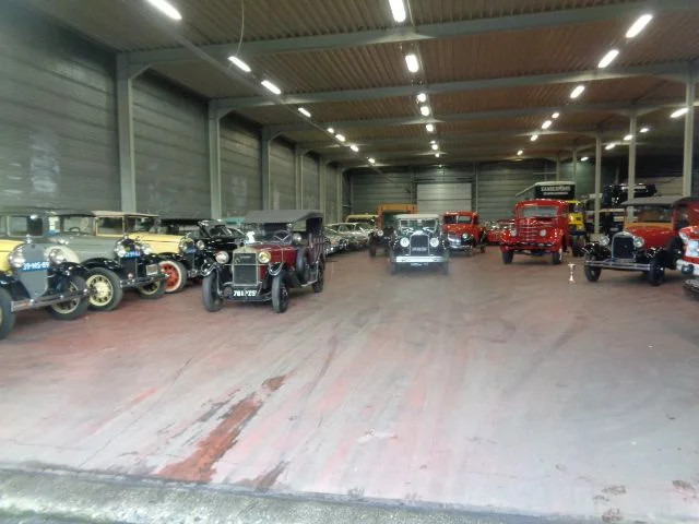 Kamion sa golom šasijom i zatvorenom kabinom International D 30 4 TONNER: slika 14 Kamion sa golom šasijom i zatvorenom kabinom International D 30 4 TONNER: slika 14