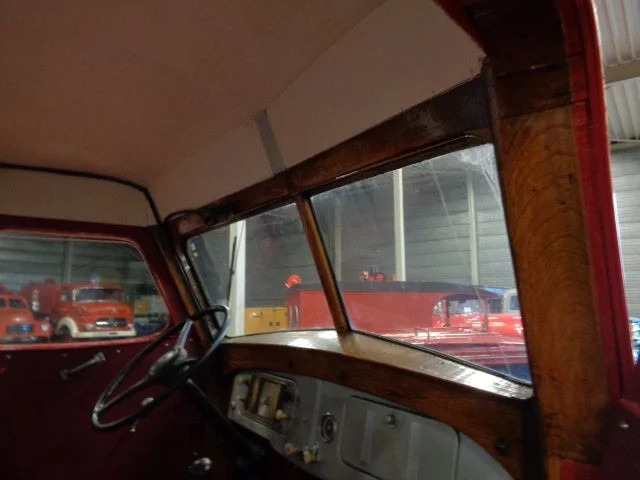 Kamion sa golom šasijom i zatvorenom kabinom International D 30 4 TONNER: slika 8 Kamion sa golom šasijom i zatvorenom kabinom International D 30 4 TONNER: slika 8