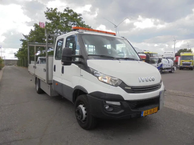 Iveco Daily 70 C18 + NL KENTEKEN APK TOT 19-07-2026 - Kamion sa tovarnim sandukom: slika 2 Iveco Daily 70 C18 + NL KENTEKEN APK TOT 19-07-2026 - Kamion sa tovarnim sandukom: slika 2