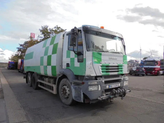 Iveco Stralis 270 WATER TANK - Kamion cisterna: slika 3 Iveco Stralis 270 WATER TANK - Kamion cisterna: slika 3
