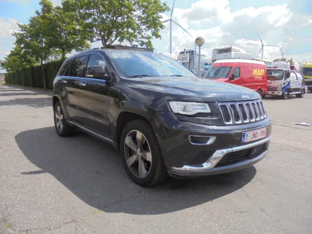 Jeep Grand Cherokee 4X4 SUMMIT EDITION 3.0 LTR V6 - SUVSUV: slika 3 Jeep Grand Cherokee 4X4 SUMMIT EDITION 3.0 LTR V6 - SUVSUV: slika 3
