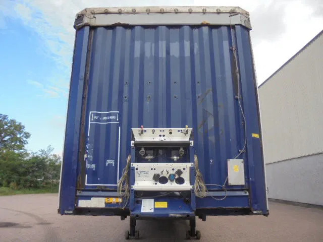 Krone SD NL KENTEKEN BPW TROMMEL ASSEN 35 IN STOCK BLACK FRYDAY SELL - Poluprikolica sa ceradom: slika 2 Krone SD NL KENTEKEN BPW TROMMEL ASSEN 35 IN STOCK BLACK FRYDAY SELL - Poluprikolica sa ceradom: slika 2