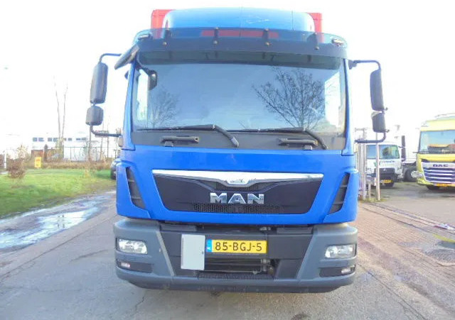 MAN TGM 12-250 NL TRUCK - Kamion sa zatvorenim sandukom: slika 2 MAN TGM 12-250 NL TRUCK - Kamion sa zatvorenim sandukom: slika 2