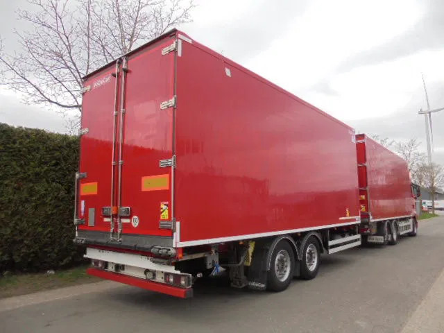 MAN TGX 26.500 XXL + RETARDER + FRC 2026 - Hladnjača: slika 4 MAN TGX 26.500 XXL + RETARDER + FRC 2026 - Hladnjača: slika 4