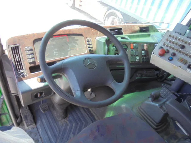 Kamion cisterna Mercedes-Benz Actros 1831 1831 Bitumensprayer: slika 9 Kamion cisterna Mercedes-Benz Actros 1831 1831 Bitumensprayer: slika 9