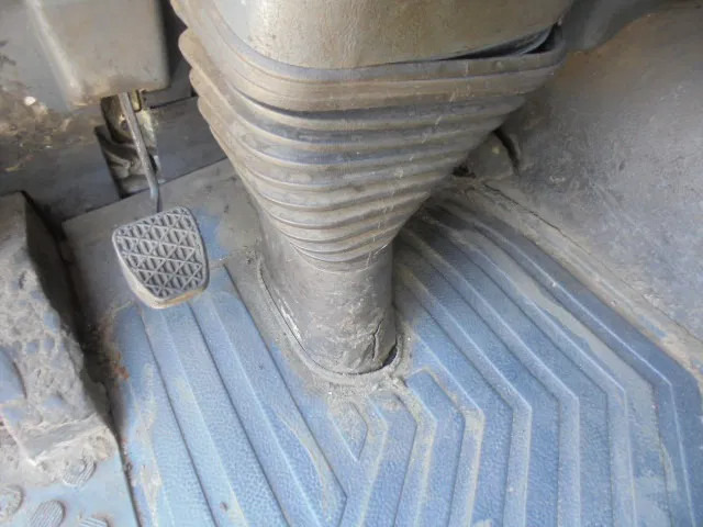 Kamion cisterna Mercedes-Benz Actros 1831 1831 Bitumensprayer: slika 11 Kamion cisterna Mercedes-Benz Actros 1831 1831 Bitumensprayer: slika 11