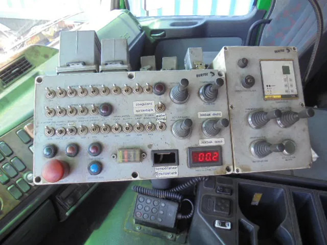 Kamion cisterna Mercedes-Benz Actros 1831 1831 Bitumensprayer: slika 19 Kamion cisterna Mercedes-Benz Actros 1831 1831 Bitumensprayer: slika 19