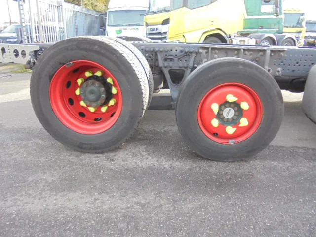 Mercedes-Benz Actros 2340 6X2 EUR 6 - Kamion sa golom šasijom i zatvorenom kabinom: slika 5 Mercedes-Benz Actros 2340 6X2 EUR 6 - Kamion sa golom šasijom i zatvorenom kabinom: slika 5