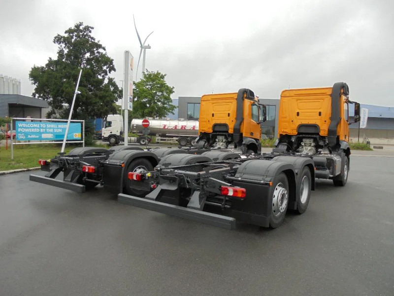 Mercedes-Benz Arocs 2848 6X2 NEW DEMO - Kamion sa golom šasijom i zatvorenom kabinom: slika 3 Mercedes-Benz Arocs 2848 6X2 NEW DEMO - Kamion sa golom šasijom i zatvorenom kabinom: slika 3