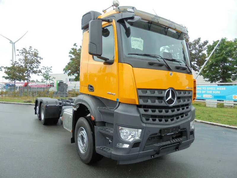 Mercedes-Benz Arocs AROCS 2848 6X2 MET FABRIEKS GARANTIE - Kamion sa golom šasijom i zatvorenom kabinom: slika 2 Mercedes-Benz Arocs AROCS 2848 6X2 MET FABRIEKS GARANTIE - Kamion sa golom šasijom i zatvorenom kabinom: slika 2