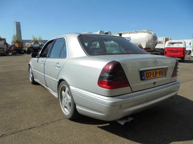 Mercedes-Benz C-Klasse 43 AMG - Limuzina: slika 4 Mercedes-Benz C-Klasse 43 AMG - Limuzina: slika 4