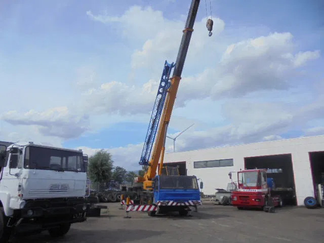 PPM ATT 350 4X4X4 - Autokran za sve terene: slika 2 PPM ATT 350 4X4X4 - Autokran za sve terene: slika 2
