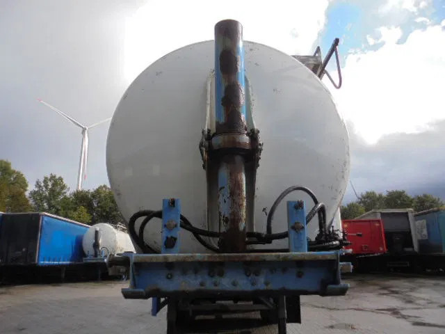 SPITZER BP SK 50 - Poluprikolica cisterna: slika 4 SPITZER BP SK 50 - Poluprikolica cisterna: slika 4