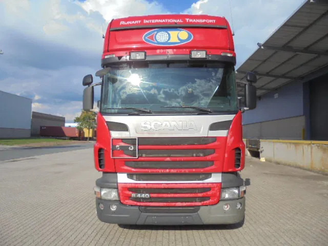Scania R440 6X2 VOLUME COMBI + RETARDER - Kamion sa zatvorenim sandukom: slika 2 Scania R440 6X2 VOLUME COMBI + RETARDER - Kamion sa zatvorenim sandukom: slika 2