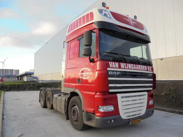 DAF XF 105 SUPER-SPACE 460 6X2 - Tegljač: slika 3 DAF XF 105 SUPER-SPACE 460 6X2 - Tegljač: slika 3