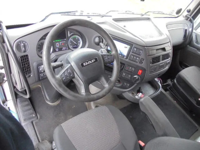DAF XF 440 SUPER SPACE CAB NL TRUCK - Tegljač: slika 4 DAF XF 440 SUPER SPACE CAB NL TRUCK - Tegljač: slika 4