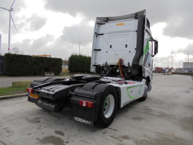 Mercedes-Benz Actros 1842 LS EUR6 - Tegljač: slika 4 Mercedes-Benz Actros 1842 LS EUR6 - Tegljač: slika 4