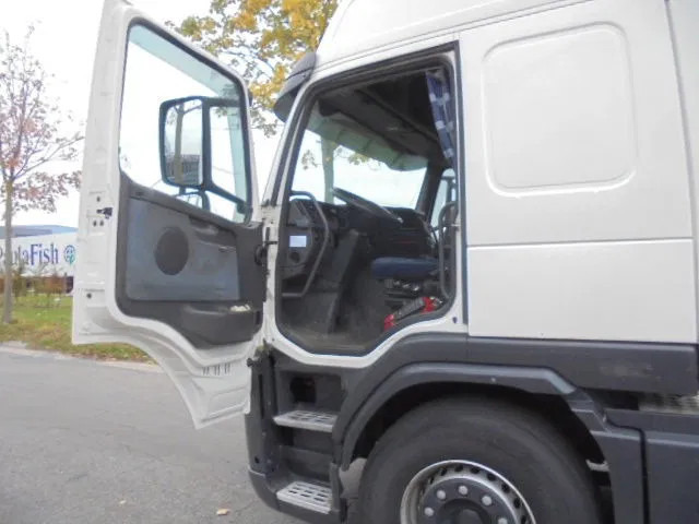 Volvo FM 400 GLOBETROTTER ADR NL TRUCK +TANK TRAILER - Tegljač: slika 5 Volvo FM 400 GLOBETROTTER ADR NL TRUCK +TANK TRAILER - Tegljač: slika 5