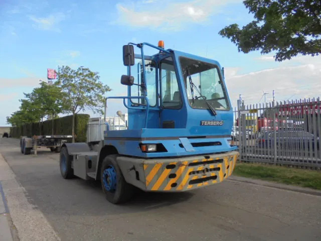 Terberg YT 182 + REGISTRATION - Terminalni traktor: slika 3 Terberg YT 182 + REGISTRATION - Terminalni traktor: slika 3