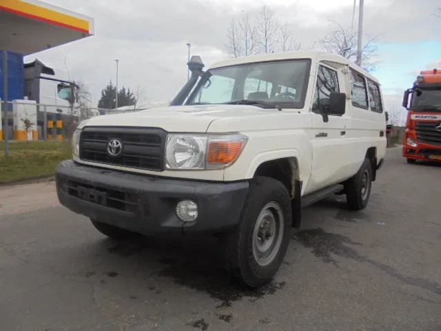 Toyota Land Cruiser HZJ78L 4WD EXPORT OUT EU ONLY - Automobil: slika 1 Toyota Land Cruiser HZJ78L 4WD EXPORT OUT EU ONLY - Automobil: slika 1