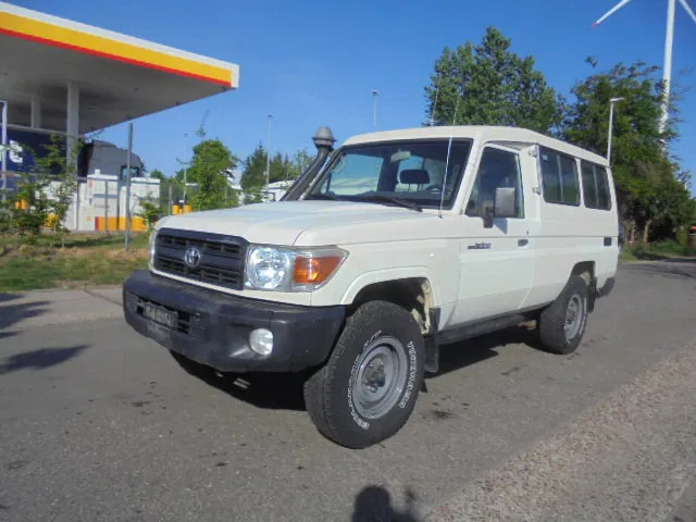 Toyota Land Cruiser HZJ78L 4X4 EXPORT OUTSIDE EU ONLY - Automobil: slika 1 Toyota Land Cruiser HZJ78L 4X4 EXPORT OUTSIDE EU ONLY - Automobil: slika 1