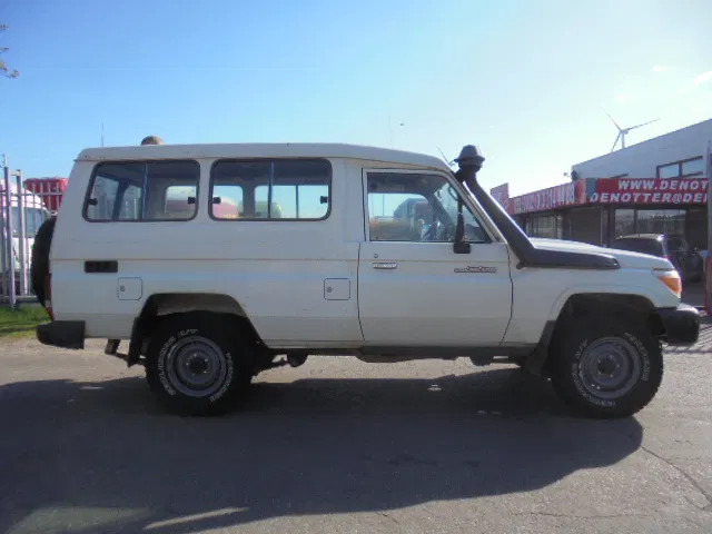 Toyota Land Cruiser HZJ78L 4X4 EXPORT OUTSIDE EU ONLY - Automobil: slika 4 Toyota Land Cruiser HZJ78L 4X4 EXPORT OUTSIDE EU ONLY - Automobil: slika 4