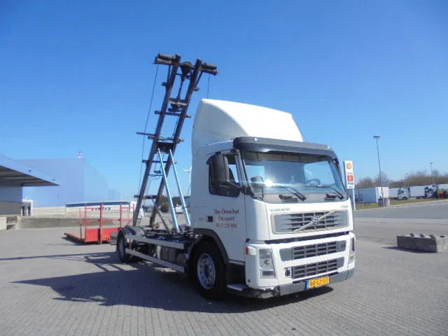 Volvo FM 260 MANUAL GEAR NL TRUCK - Kamion sa kablovskim sistemom: slika 3 Volvo FM 260 MANUAL GEAR NL TRUCK - Kamion sa kablovskim sistemom: slika 3