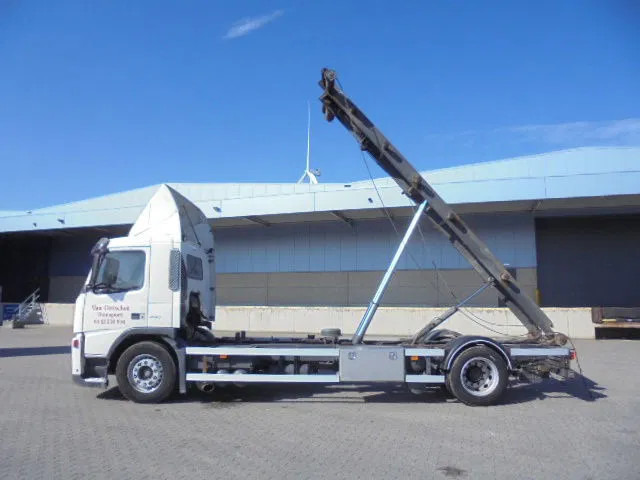 Volvo FM 260 MANUAL GEAR NL TRUCK - Kamion sa kablovskim sistemom: slika 5 Volvo FM 260 MANUAL GEAR NL TRUCK - Kamion sa kablovskim sistemom: slika 5