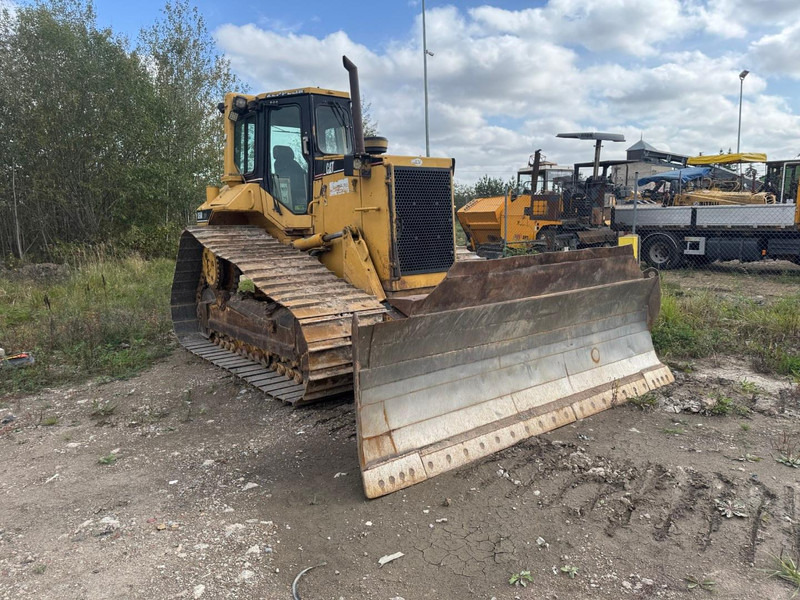 Caterpillar D6M - Buldožer: slika 2 Caterpillar D6M - Buldožer: slika 2